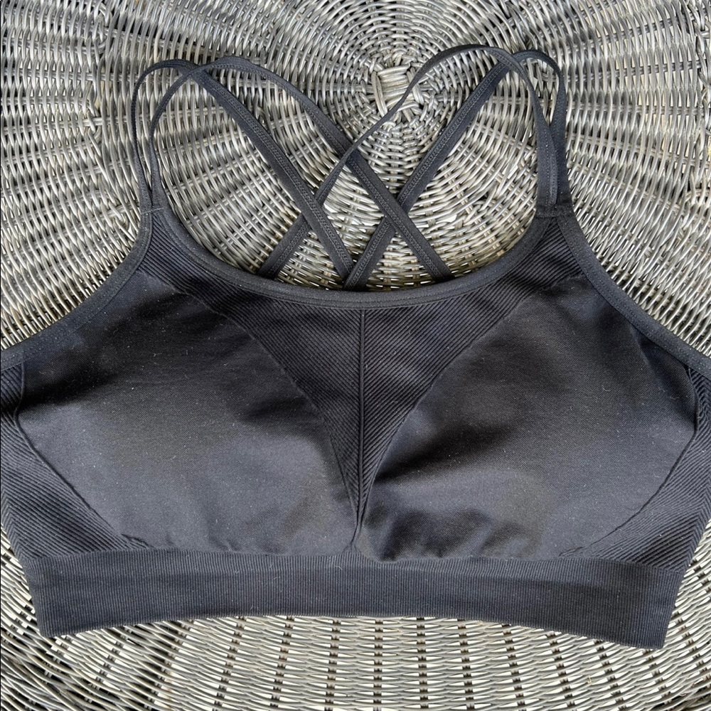 Soma Seamless Strappy Sports Bra M Black